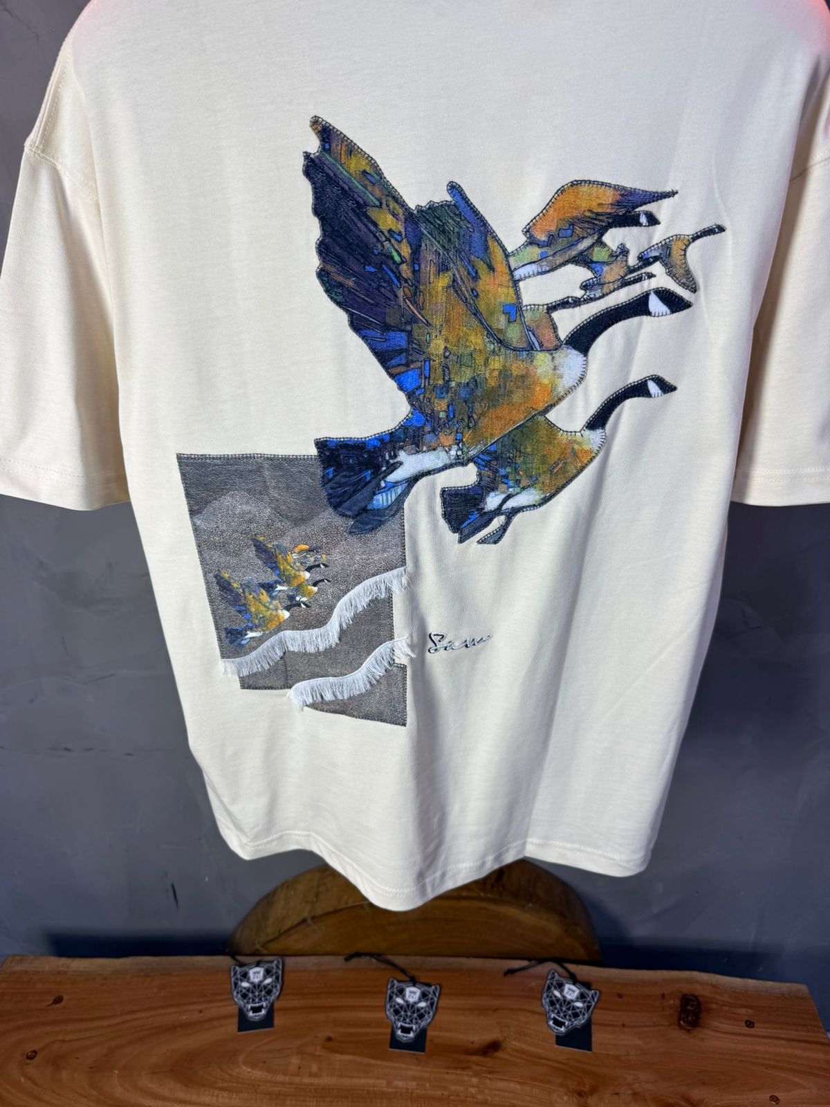 T-Shirt beige Oversize "Flying Eagle" – Broderie Artistique 5077 - ZG PREMIUM