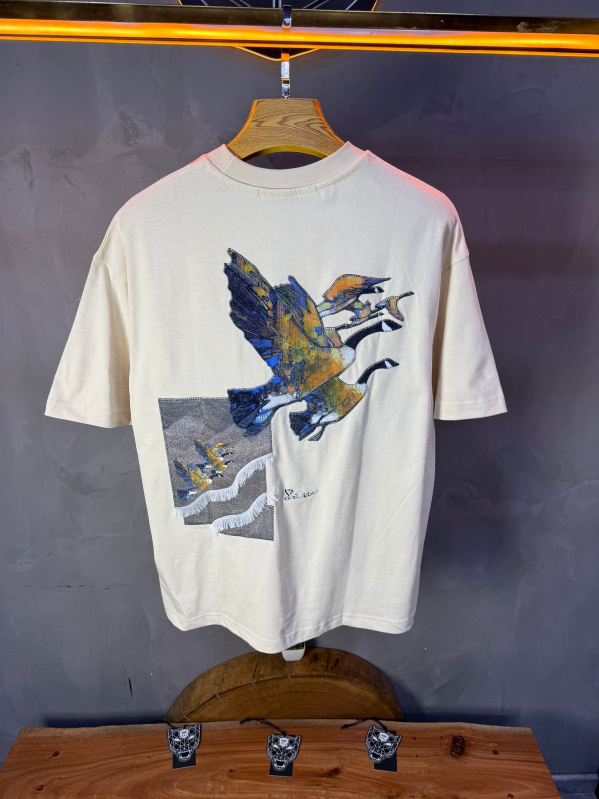 T-Shirt beige Oversize "Flying Eagle" – Broderie Artistique 5077 - ZG PREMIUM