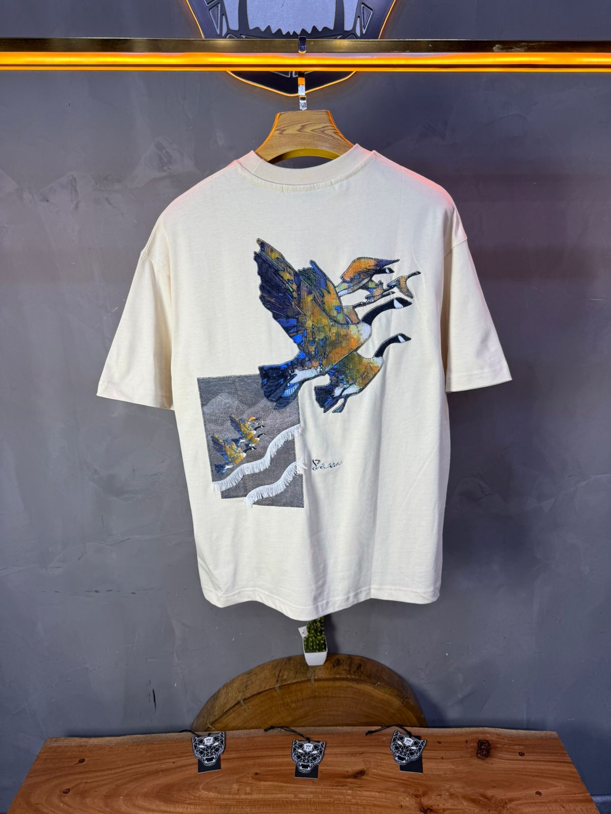 T-Shirt beige Oversize "Flying Eagle" – Broderie Artistique 5077 - ZG PREMIUM