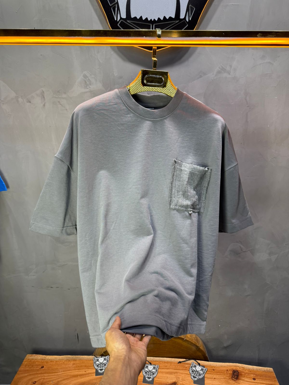 T-Shirt Oversize Gris – Poche Denim AJ6368 - ZG PREMIUM