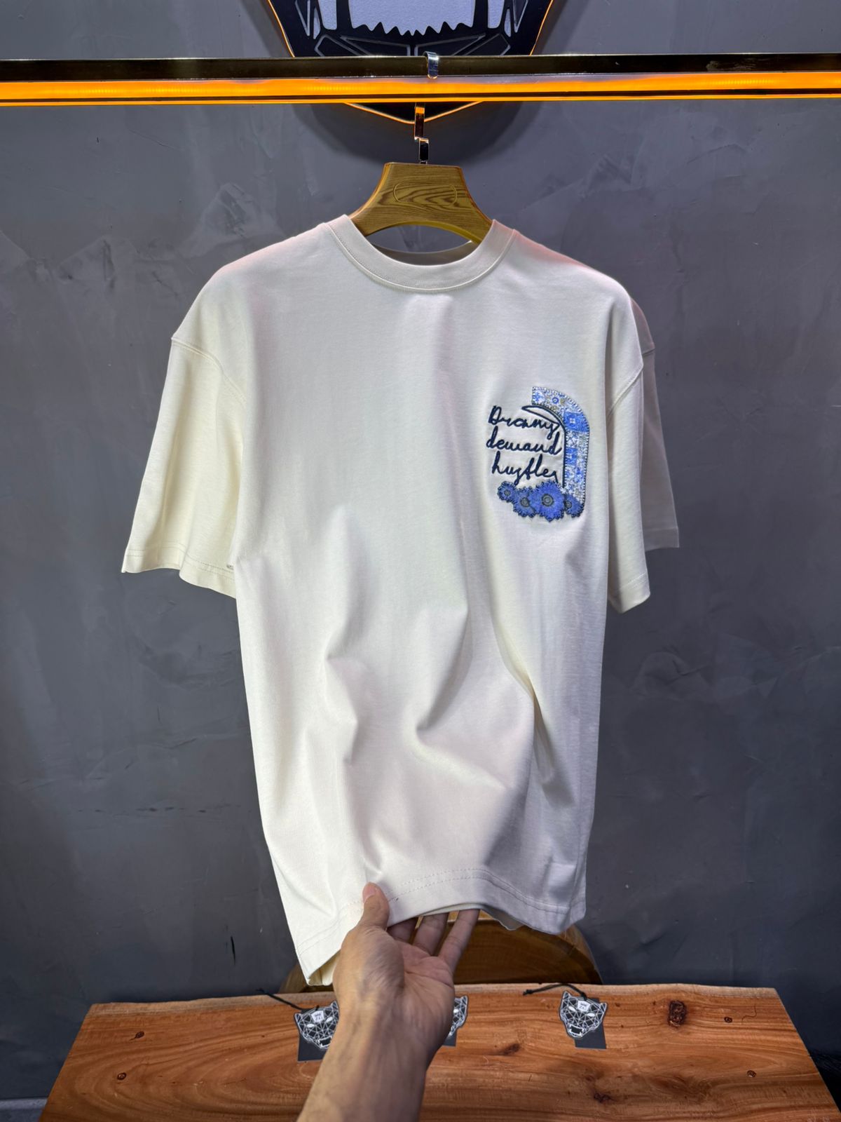 T-shirt Oversize beige – Dreamy Demand Hustler 5103 - ZG PREMIUM