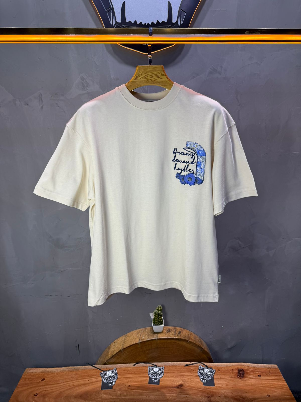 T-shirt Oversize beige – Dreamy Demand Hustler 5103 - ZG PREMIUM