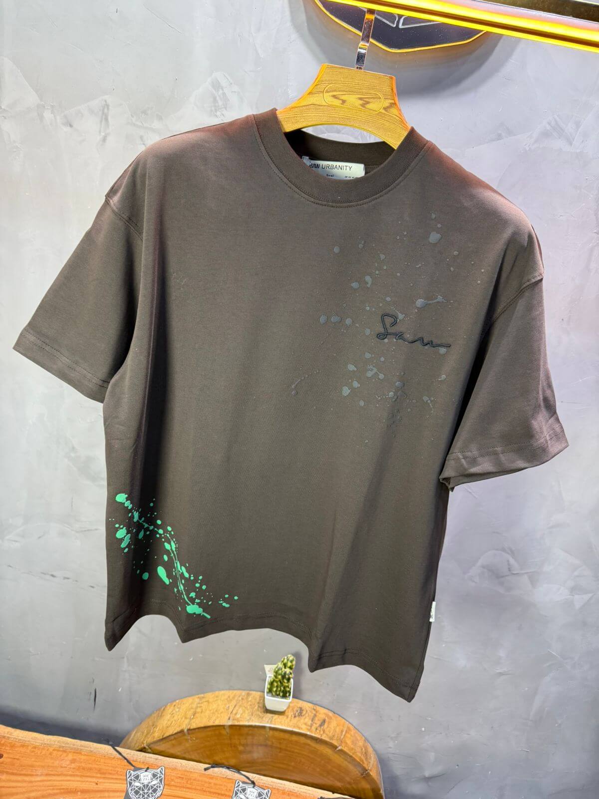 T-shirt Oversize Brown  – Art Gallery 5114
