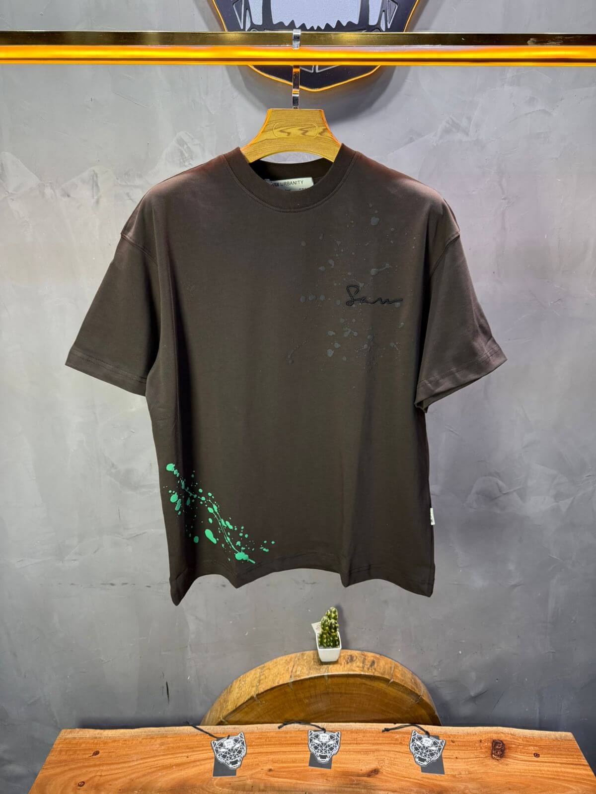 T-shirt Oversize Brown  – Art Gallery 5114