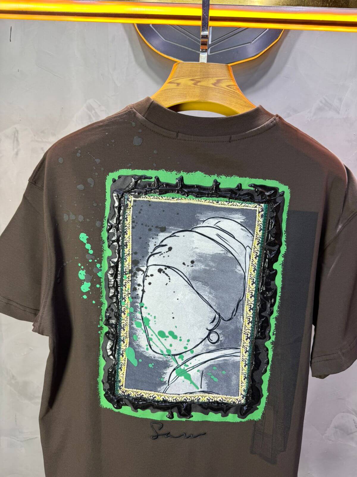 T-shirt Oversize Brown  – Art Gallery 5114