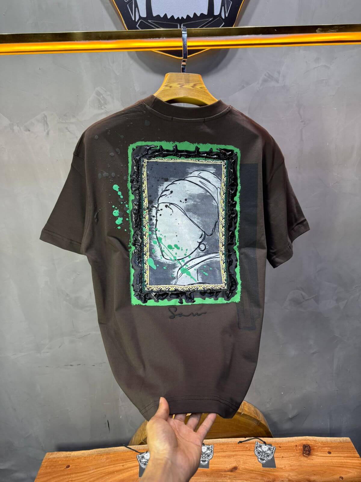 T-shirt Oversize Brown  – Art Gallery 5114