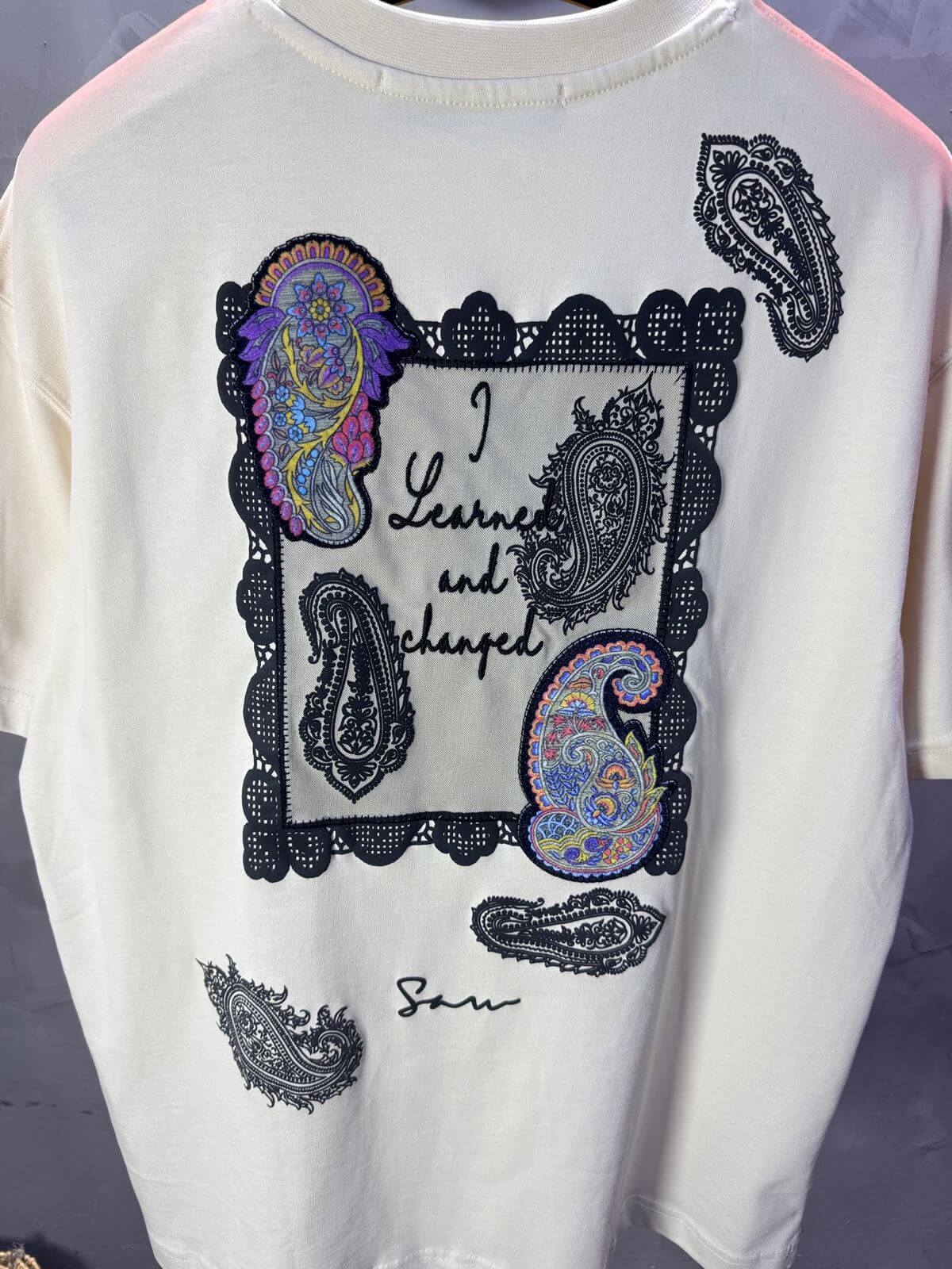 T-Shirt Oversize Beige Paisley "I Learned and Changed" 5109