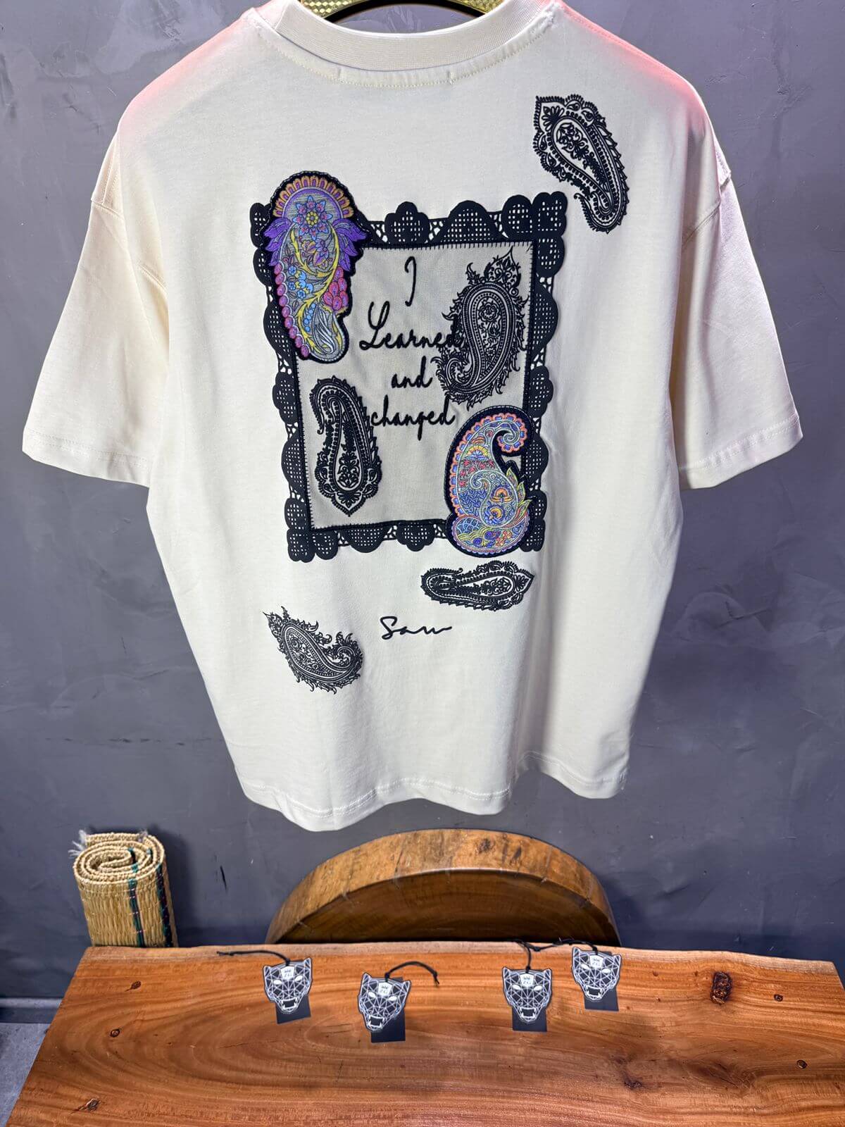 T-Shirt Oversize Beige Paisley "I Learned and Changed" 5109