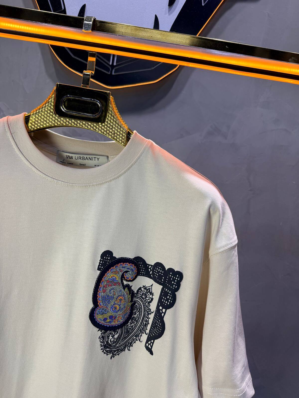 T-Shirt Oversize Beige Paisley "I Learned and Changed" 5109