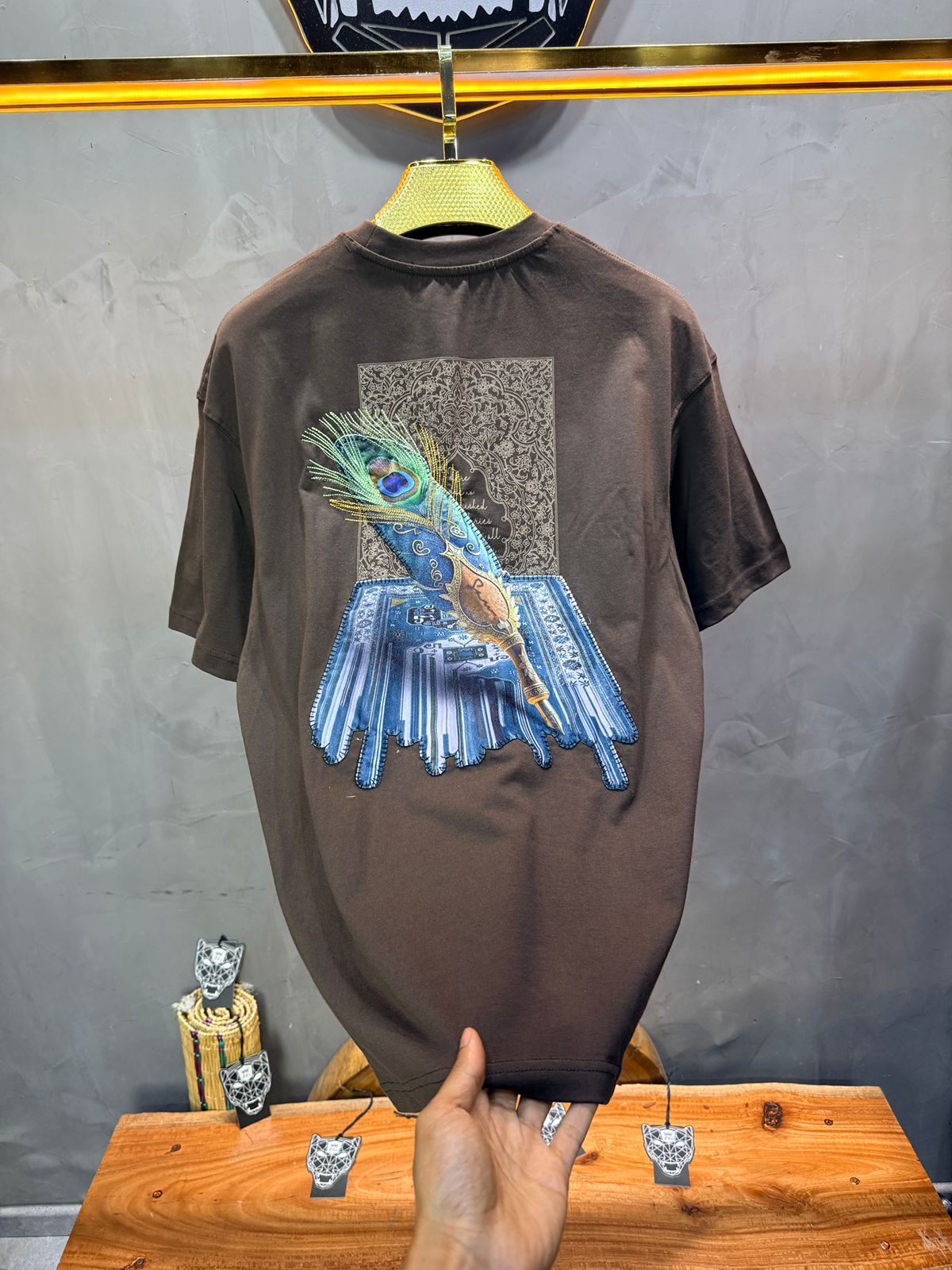 T-Shirt Oversize Brown Plume de Paon | SAW Urbanity 5133