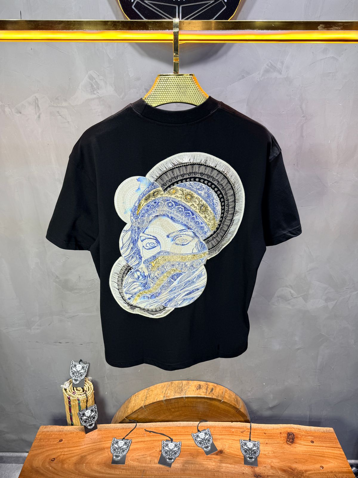 T-Shirt Oversize Noir Brodé – Art Oriental 5108