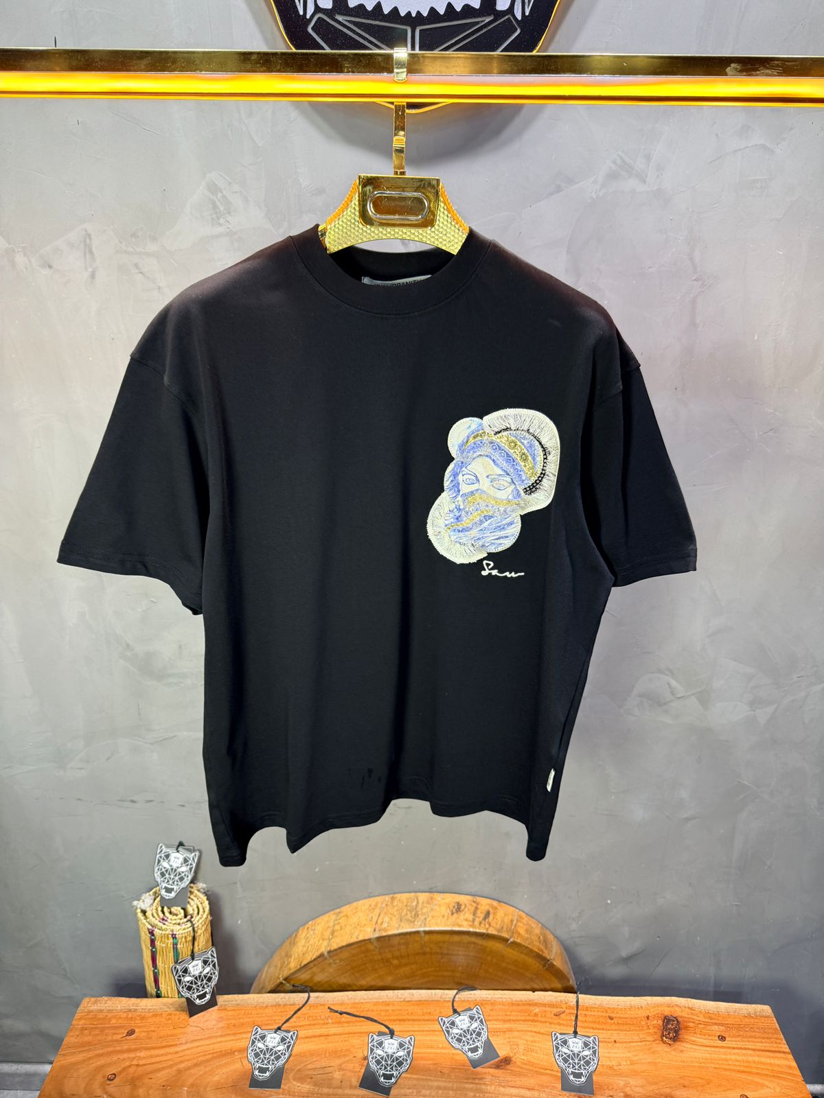 T-Shirt Oversize Noir Brodé – Art Oriental 5108