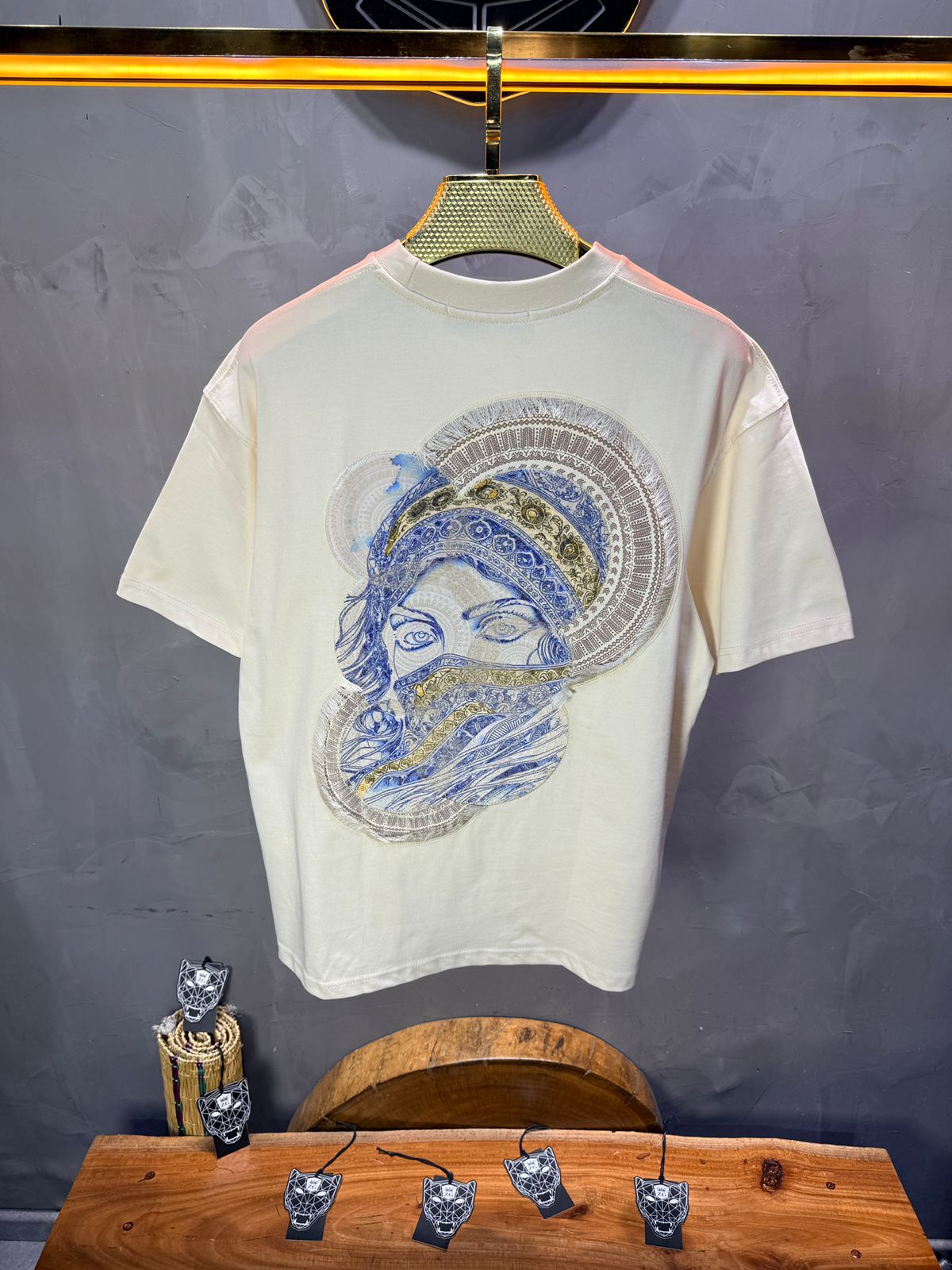 T-Shirt Oversize Beige Brodé – Art Oriental 5108