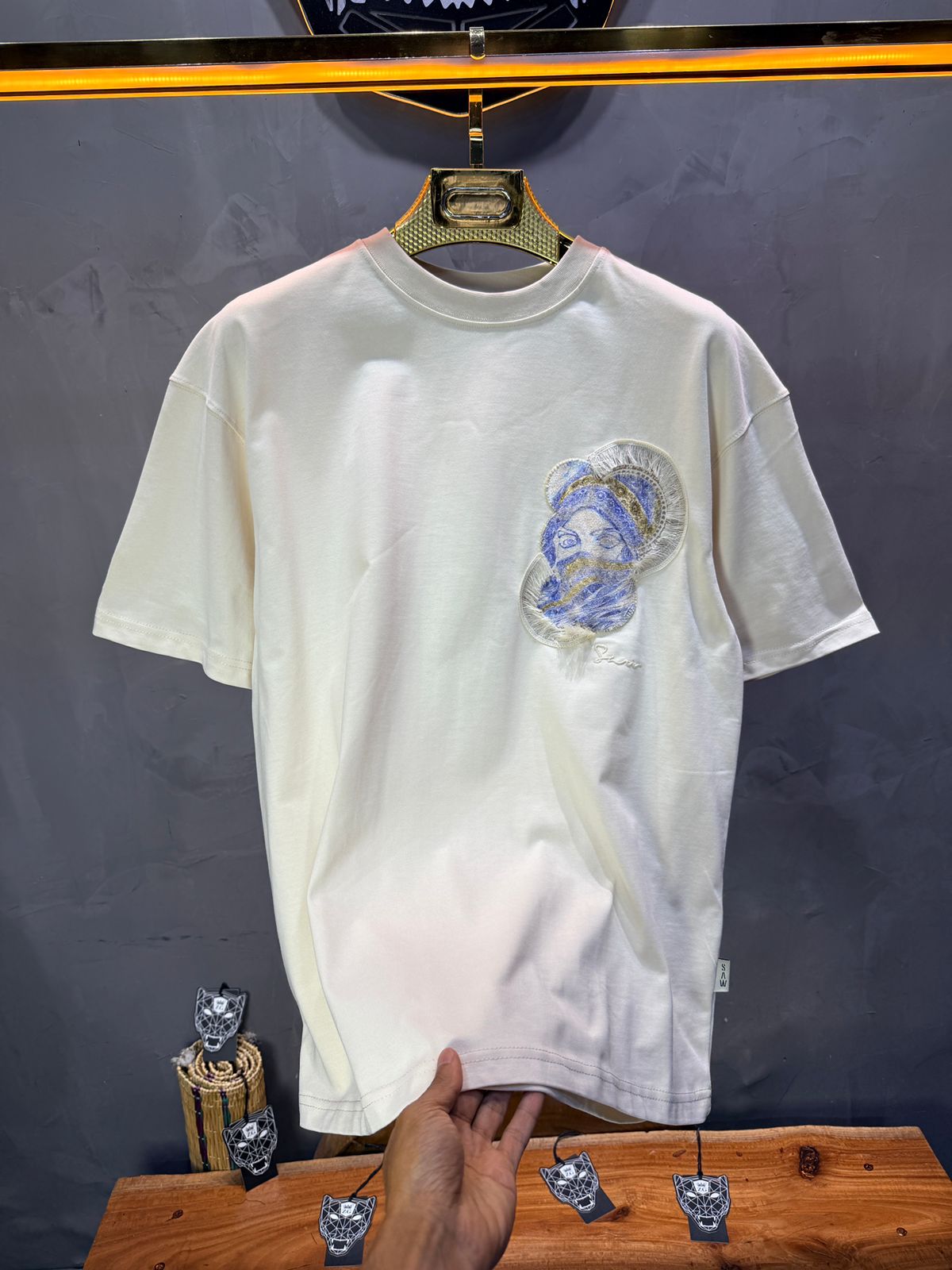 T-Shirt Oversize Beige Brodé – Art Oriental 5108