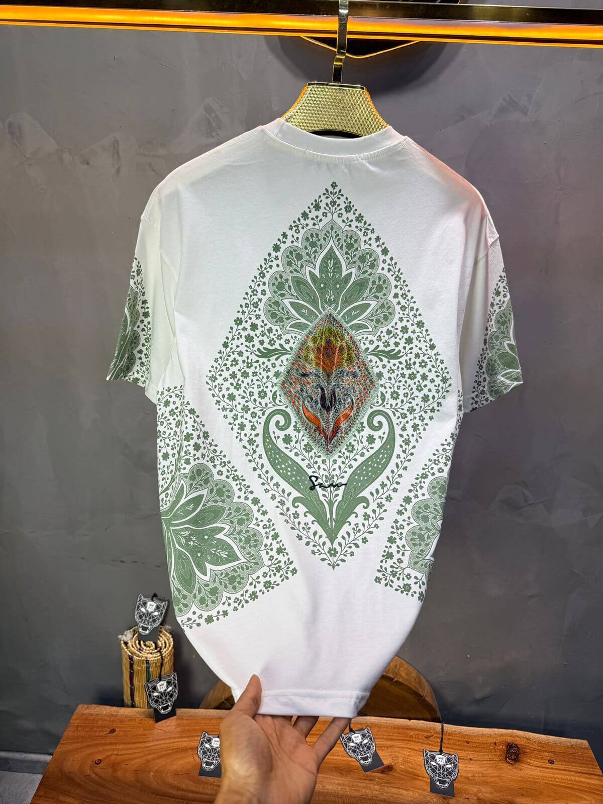 T-Shirt Oversize Blanc – Paon & Paisley 5071