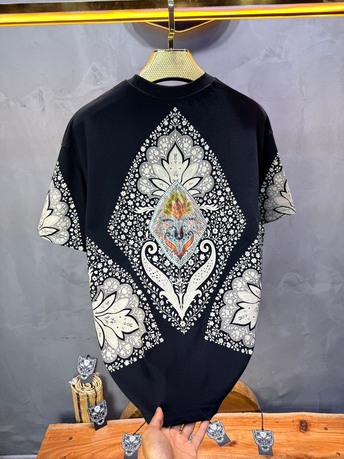T-Shirt Oversize Noir – Paon & Paisley 5071