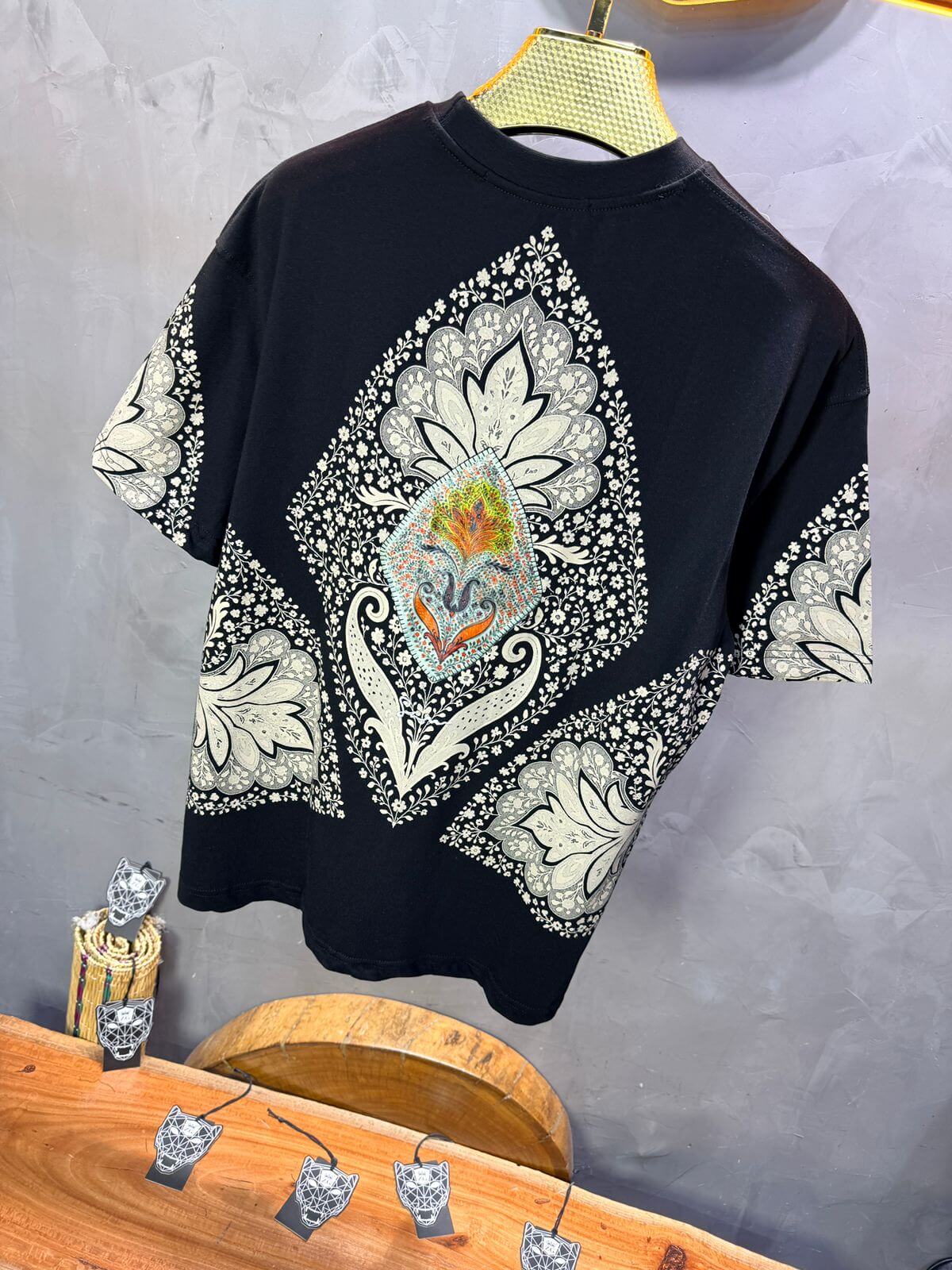 T-Shirt Oversize Noir – Paon & Paisley 5071