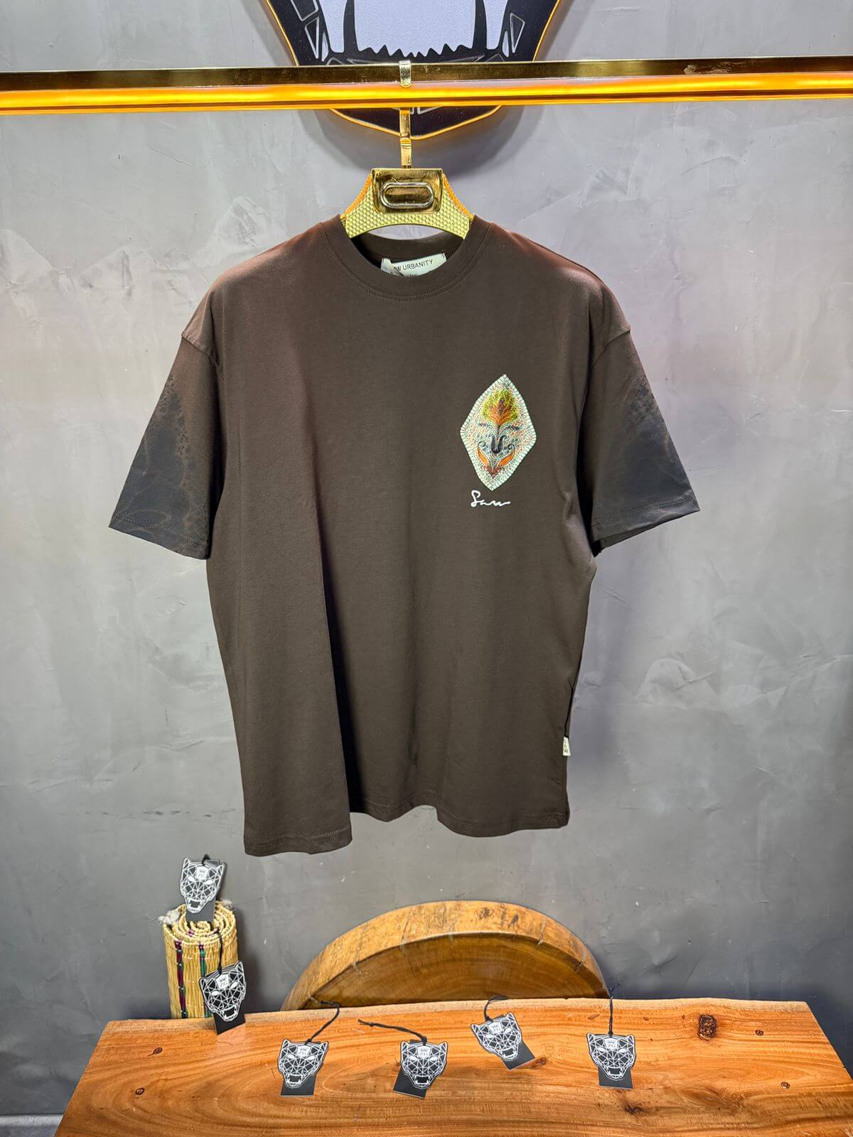 T-Shirt Oversize Brown – Paon & Paisley 5071