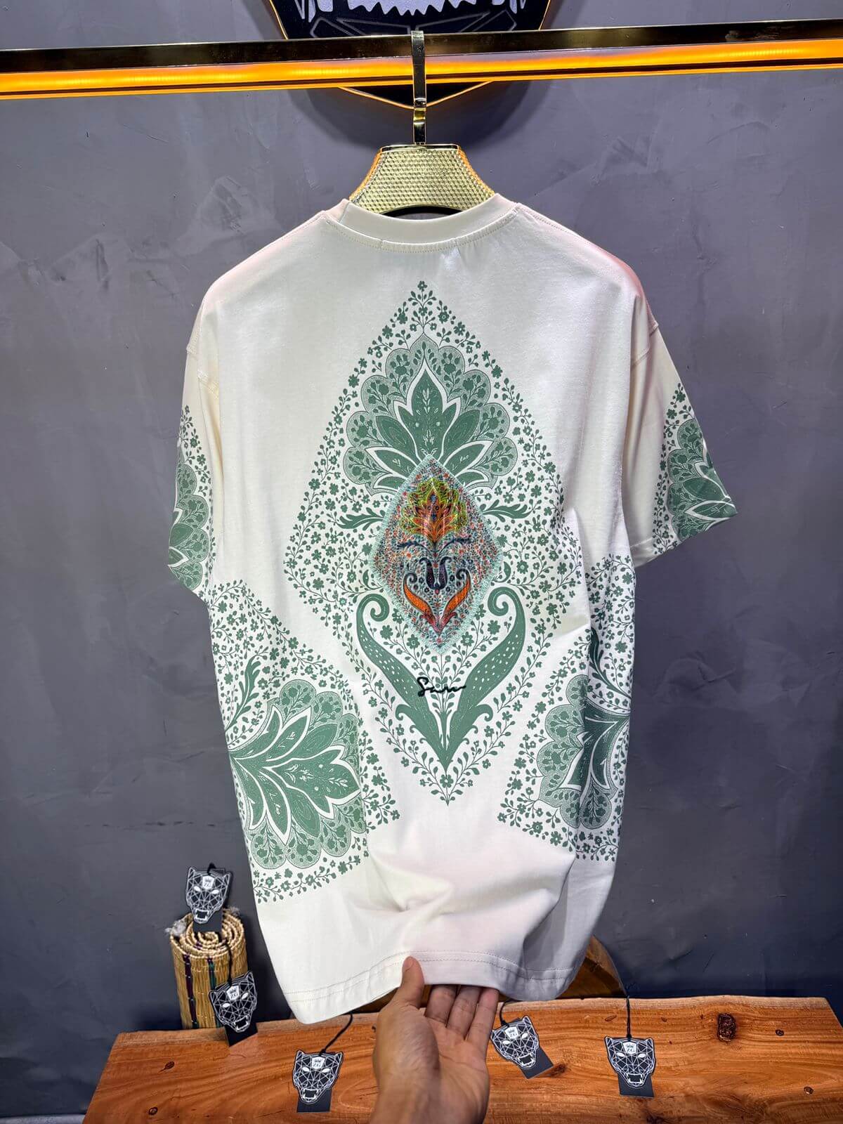 T-Shirt Oversize Beige – Paon & Paisley 5071