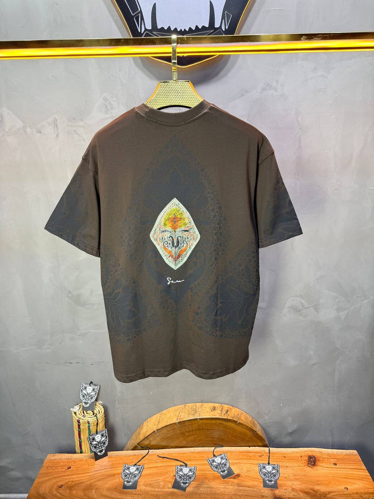 T-Shirt Oversize Brown – Paon & Paisley 5071