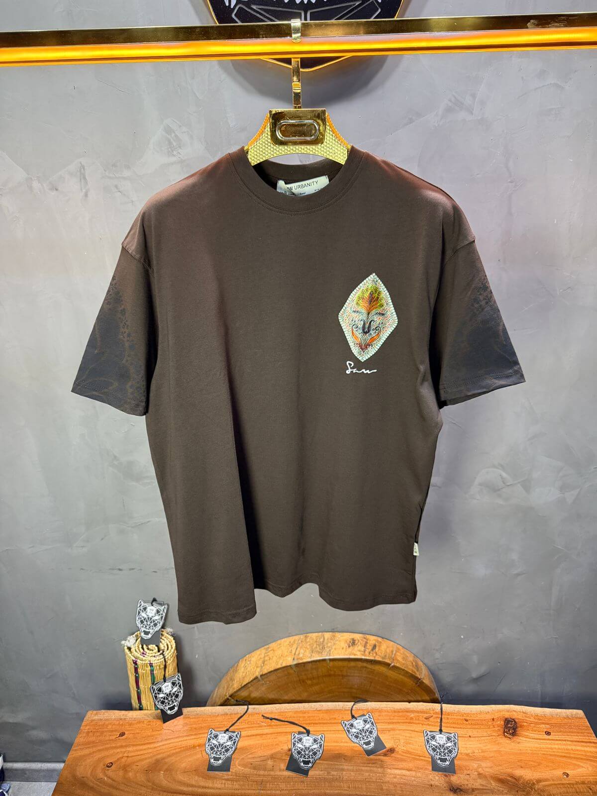 T-Shirt Oversize Brown – Paon & Paisley 5071