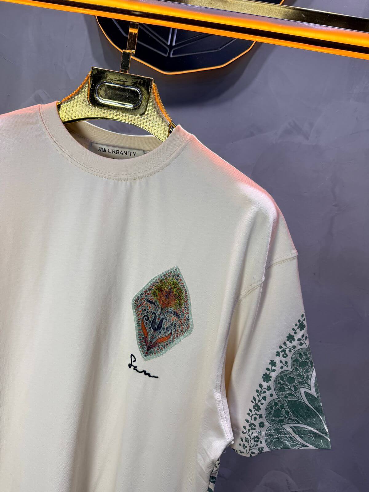 T-Shirt Oversize Beige – Paon & Paisley 5071