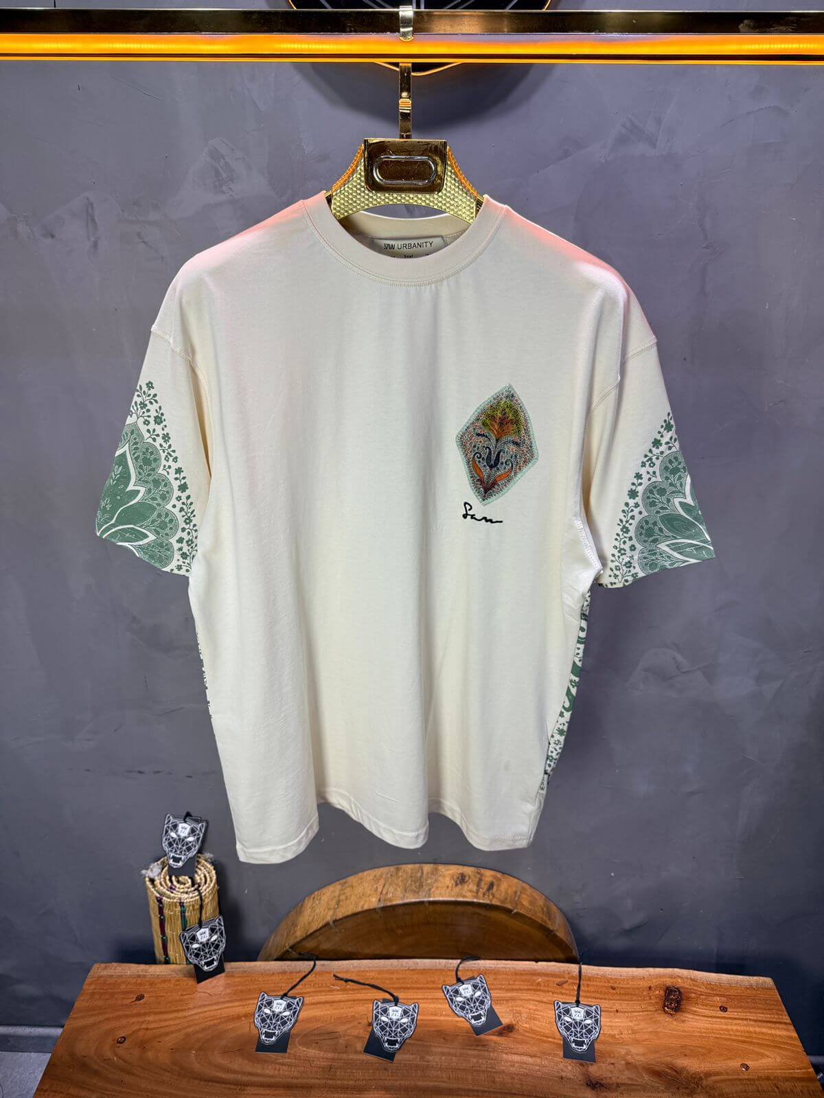 T-Shirt Oversize Beige – Paon & Paisley 5071