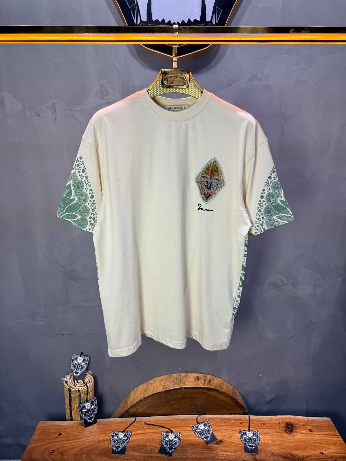 T-Shirt Oversize Beige – Paon & Paisley 5071