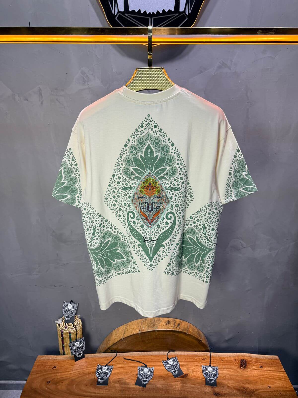 T-Shirt Oversize Beige – Paon & Paisley 5071