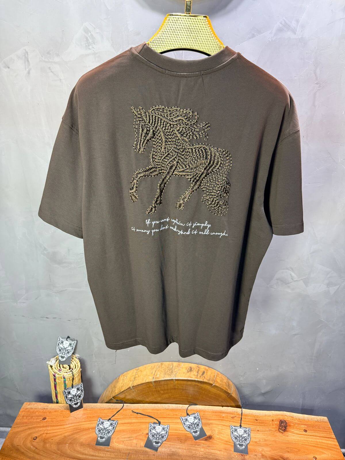 T-Shirt Oversize Brown – Cheval Brodé 5124