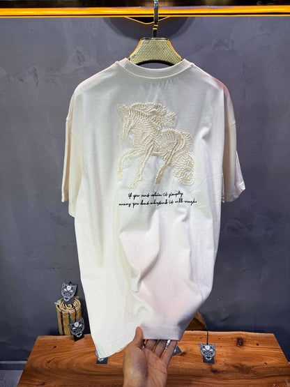 T-Shirt Oversize Beige – Cheval Brodé 5124