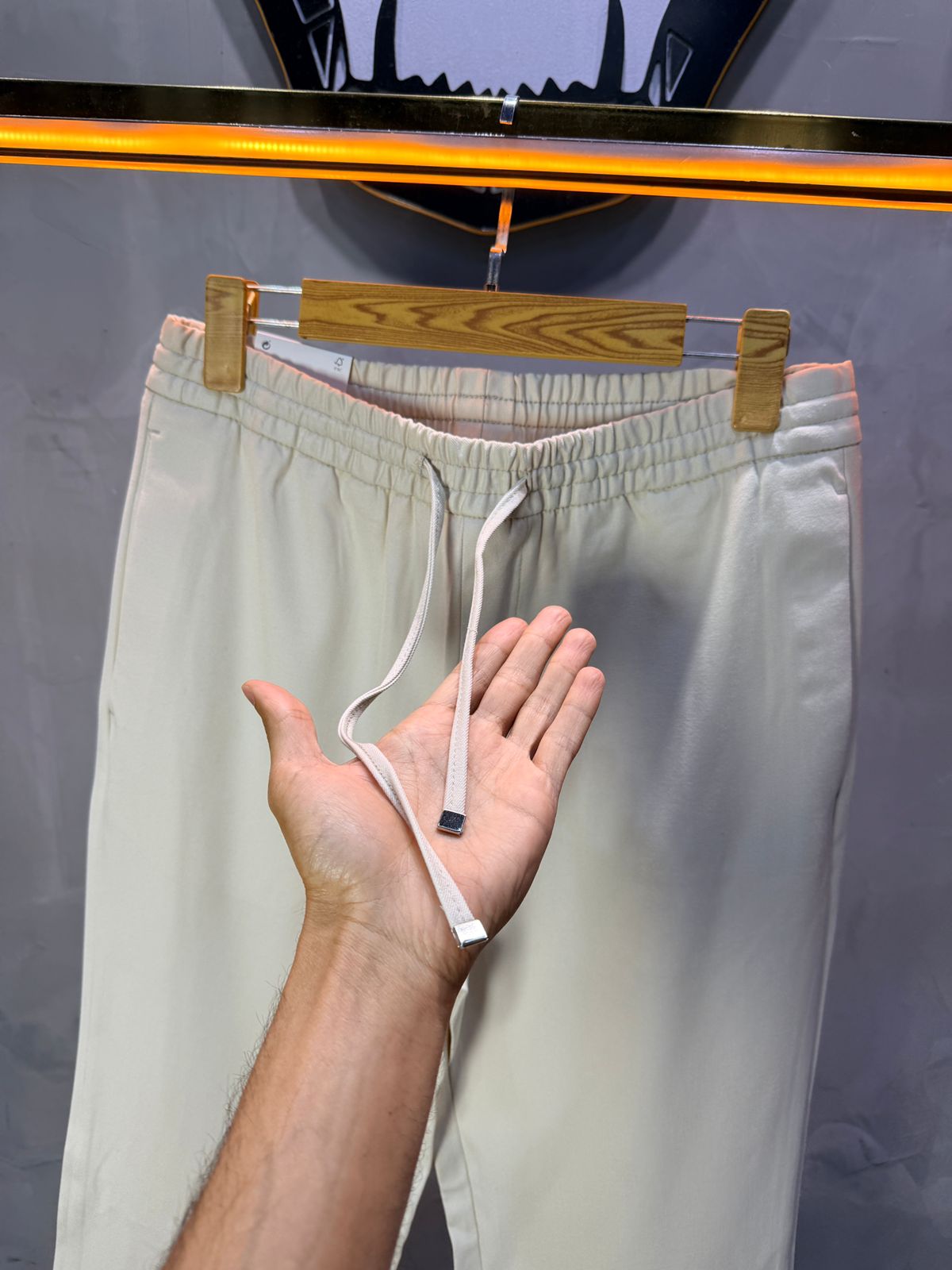 Pantalon Élégant Écru Coupe Droite