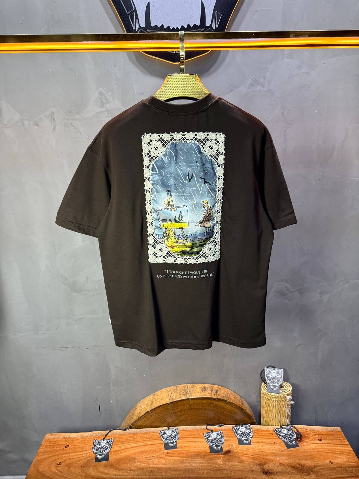 T-Shirt Oversize Brown — Illustration Peintre & Citation Poétique 5097