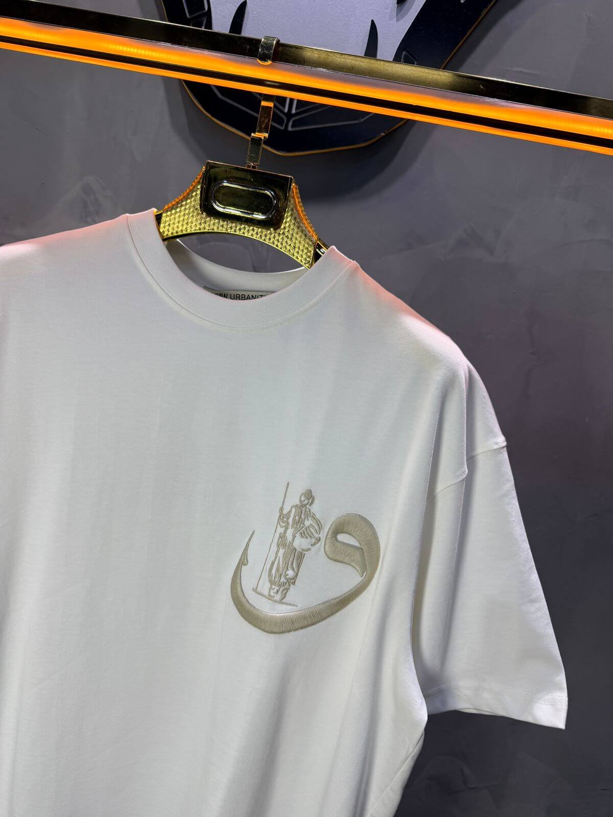 T-Shirt Oversize Blanc — Calligraphie "Waw" 5105