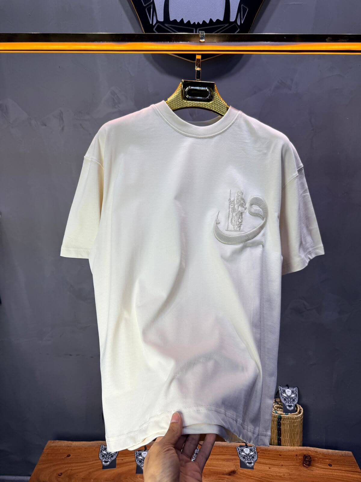 T-Shirt Oversize Beige — Calligraphie "Waw" 5105