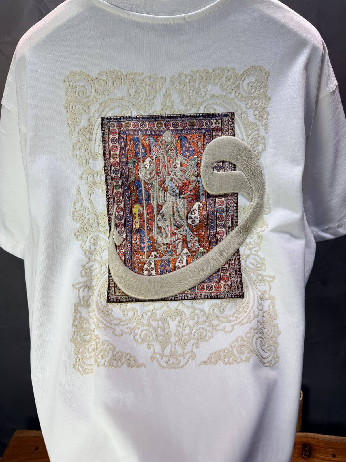T-Shirt Oversize Blanc — Calligraphie "Waw" 5105