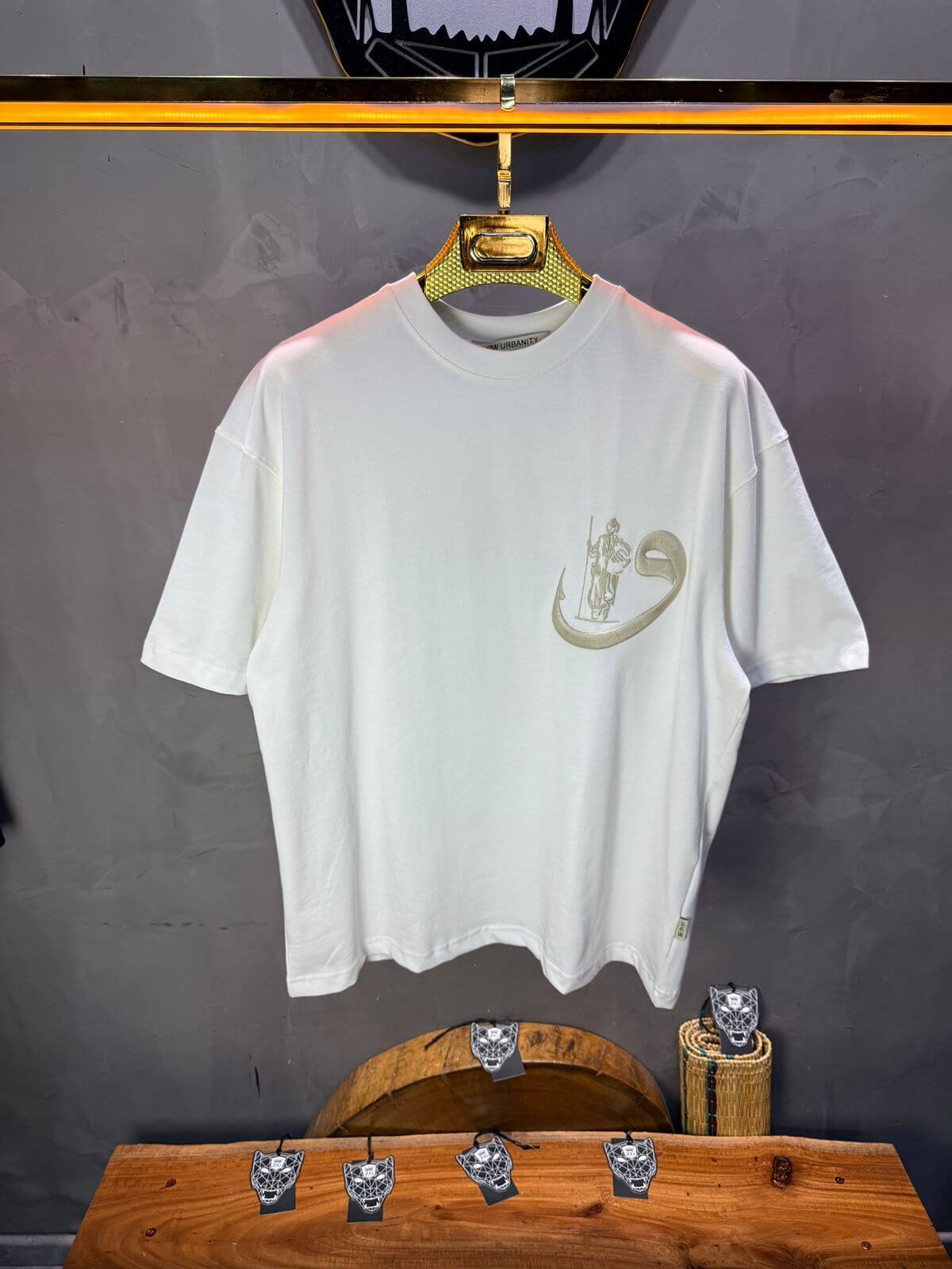 T-Shirt Oversize Blanc — Calligraphie "Waw" 5105