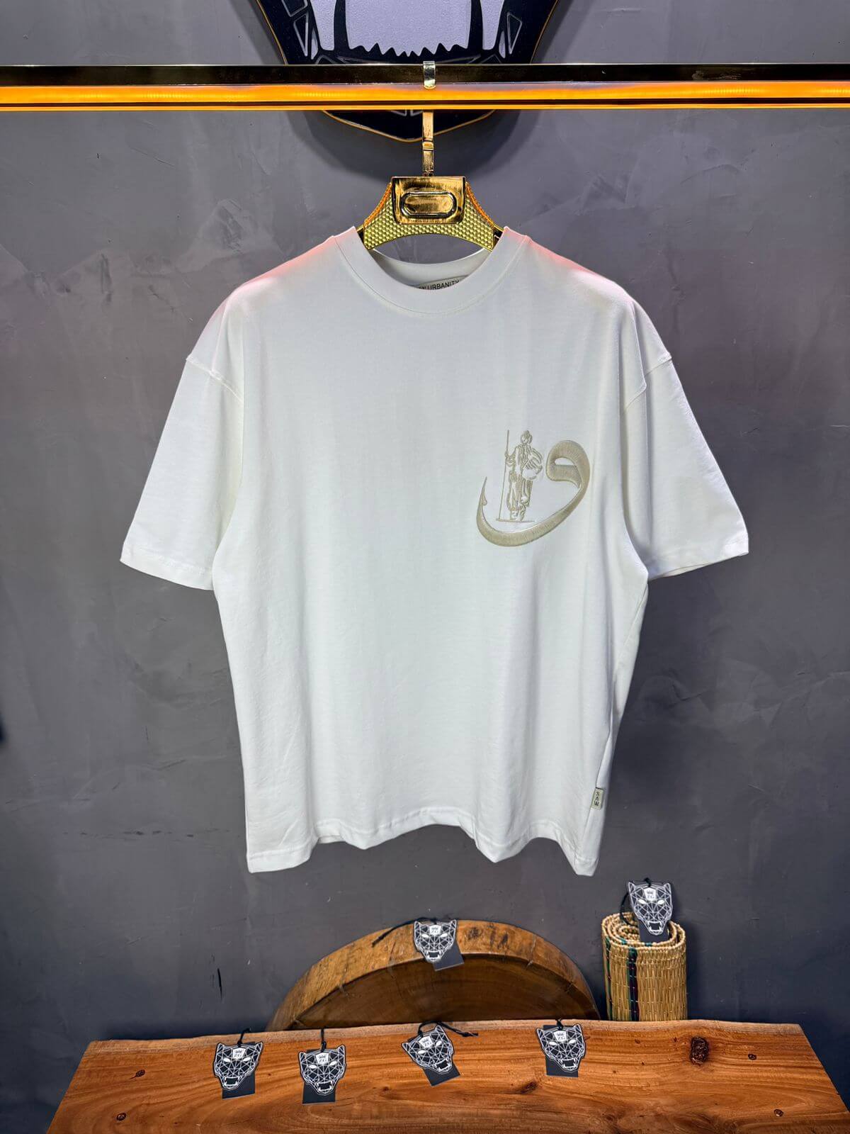 T-Shirt Oversize Blanc — Calligraphie "Waw" 5105