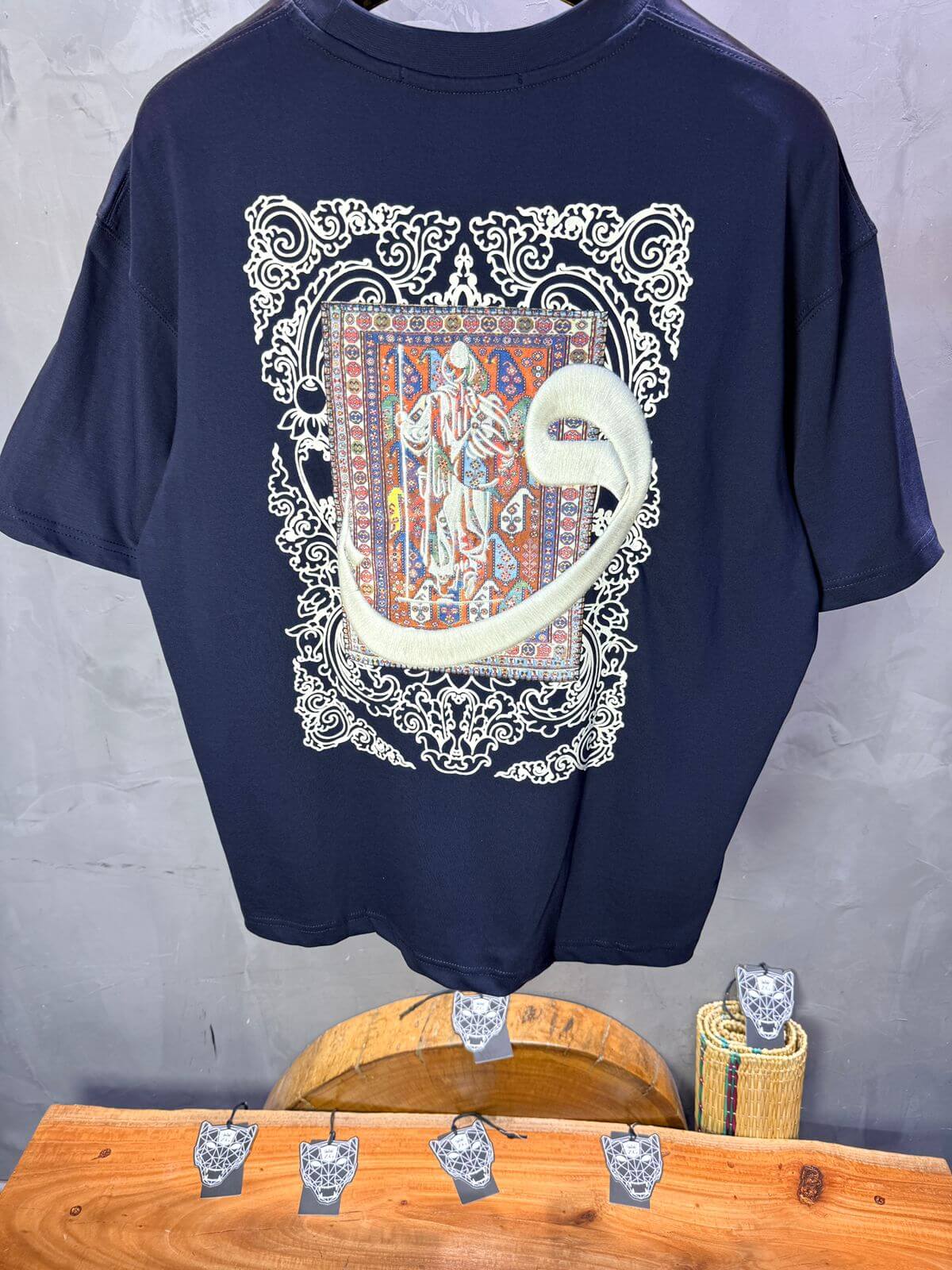 T-Shirt Oversize Navy Blue — Calligraphie "Waw" 5105