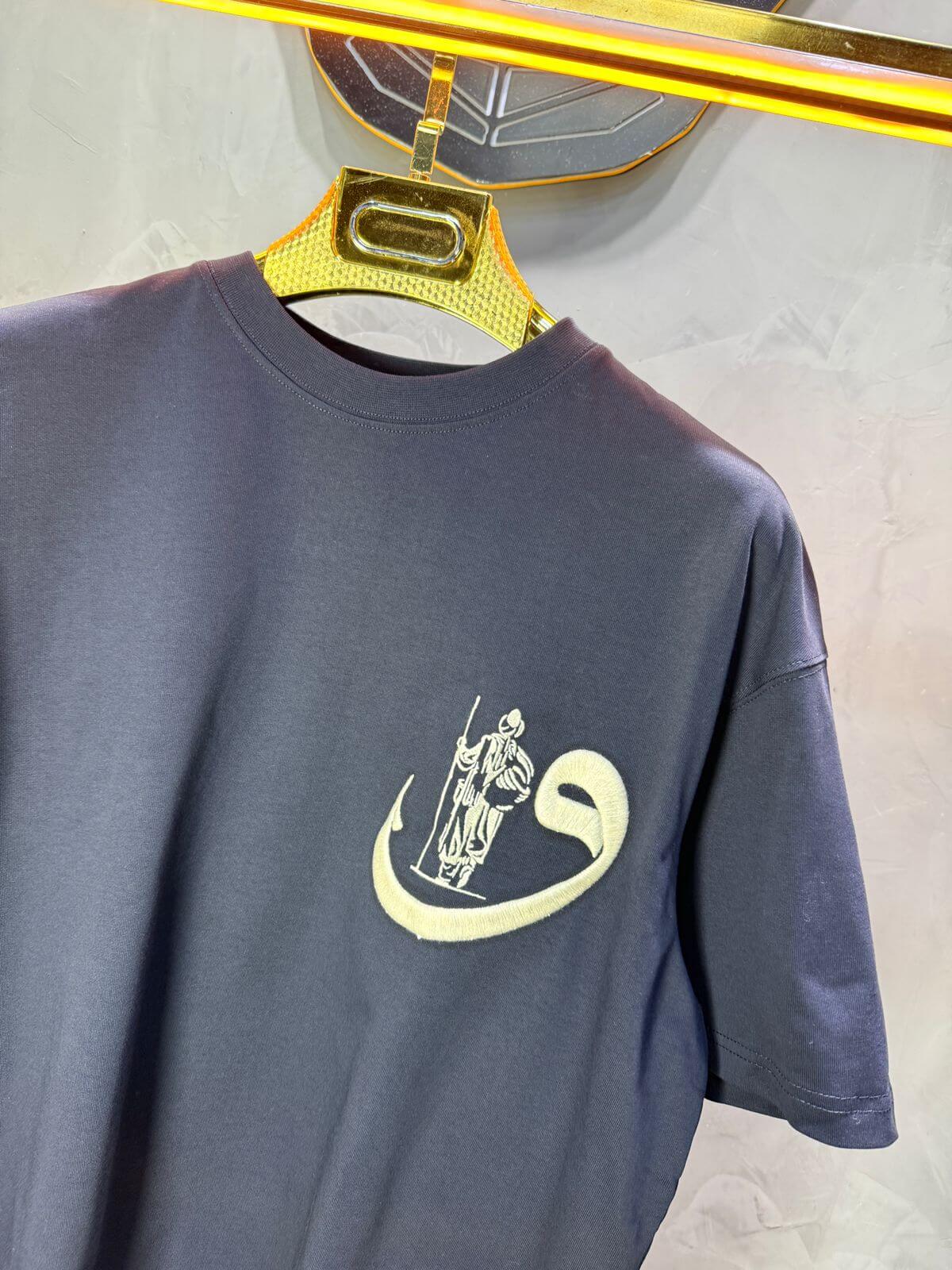 T-Shirt Oversize Navy Blue — Calligraphie "Waw" 5105