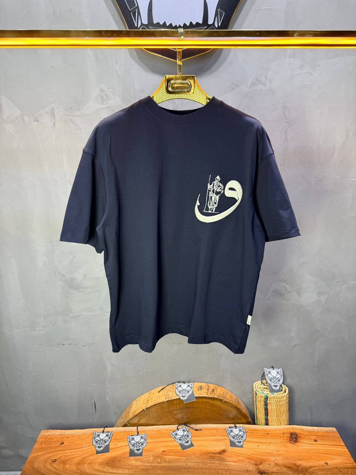 T-Shirt Oversize Navy Blue — Calligraphie "Waw" 5105
