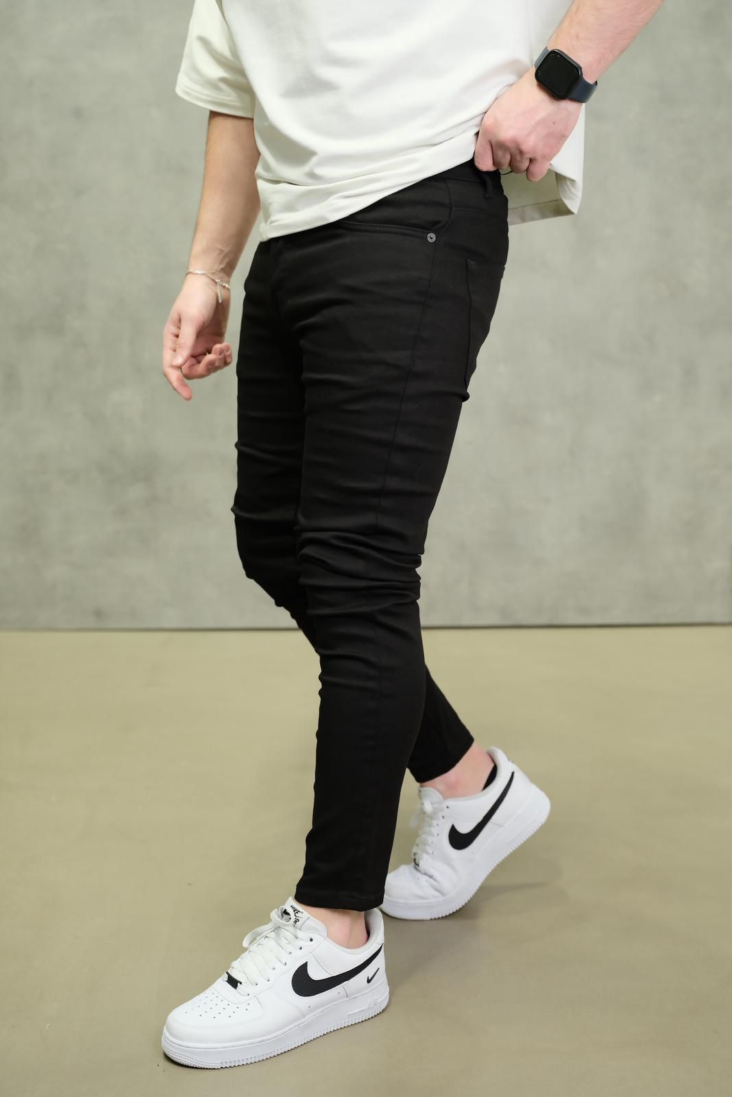 Jean Slim Noir Homme — Coupe Ajustée 524
