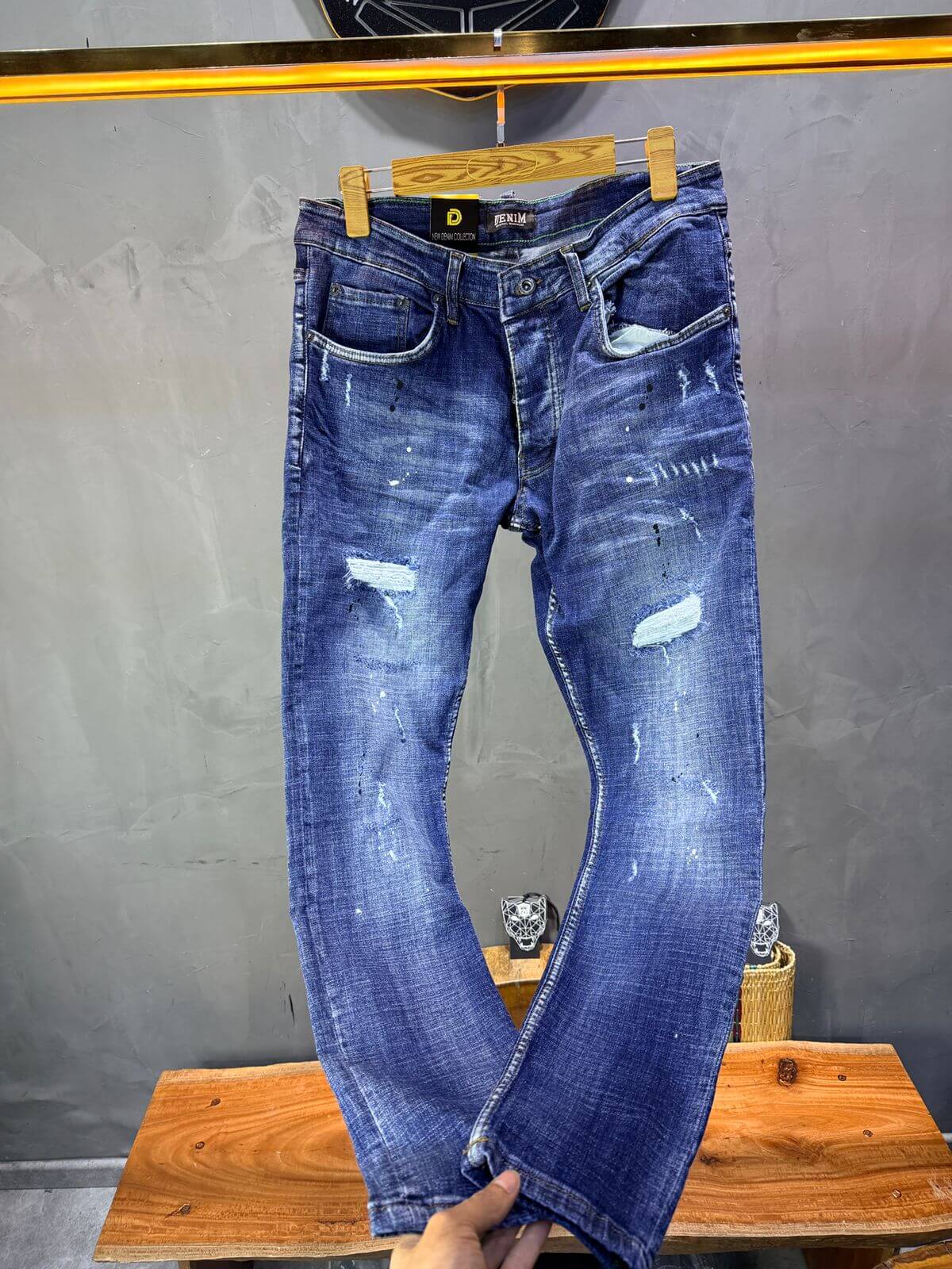 Jean Slim Bleu Délavé Destroyed — Rips & Paint Splatter 001
