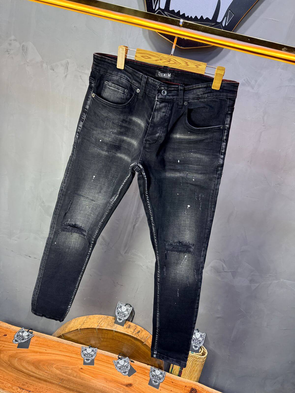 Jean Slim Noir Destroyed — Rips & Paint Splatter Premium 003