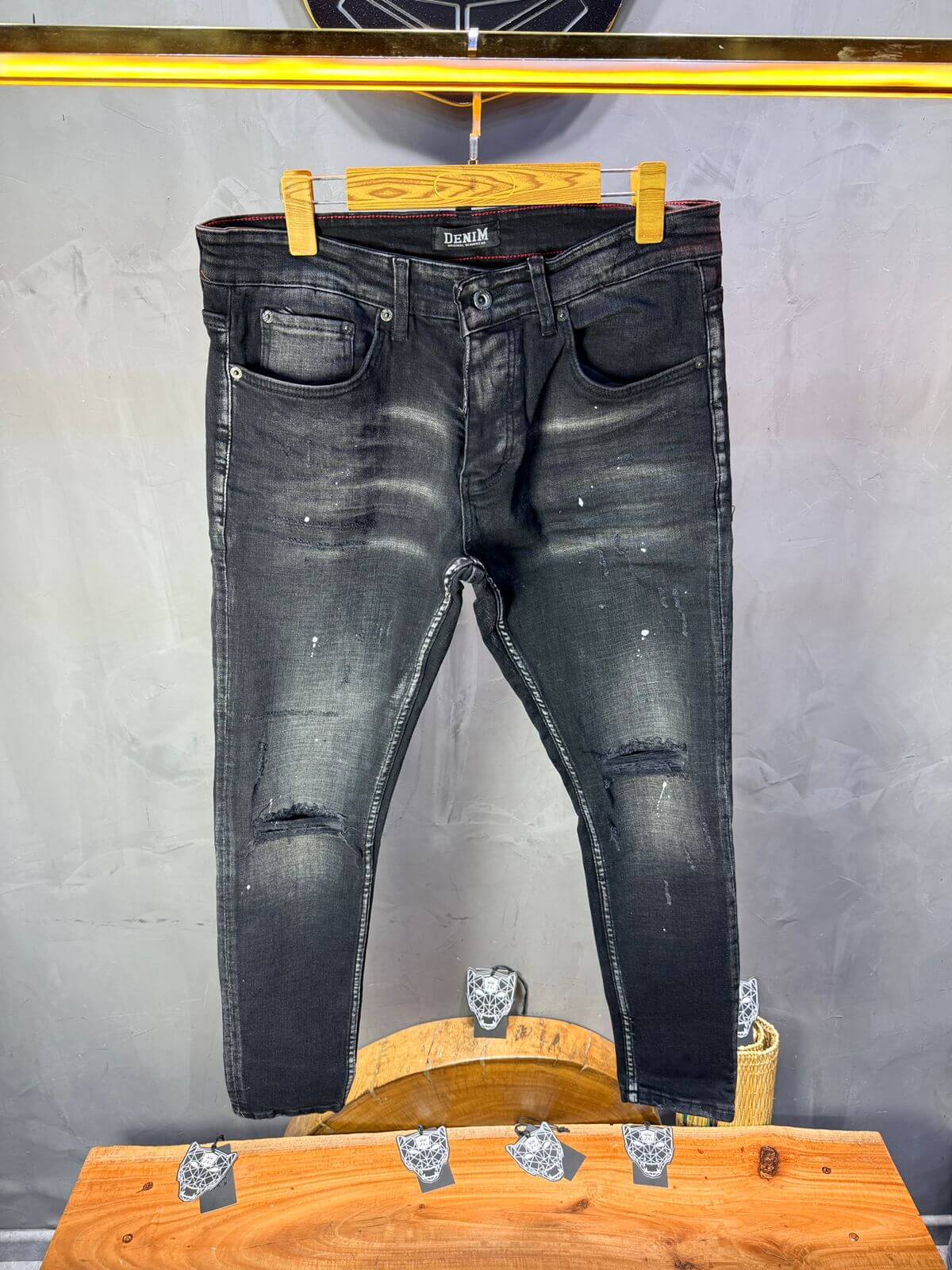 Jean Slim Noir Destroyed — Rips & Paint Splatter Premium 003