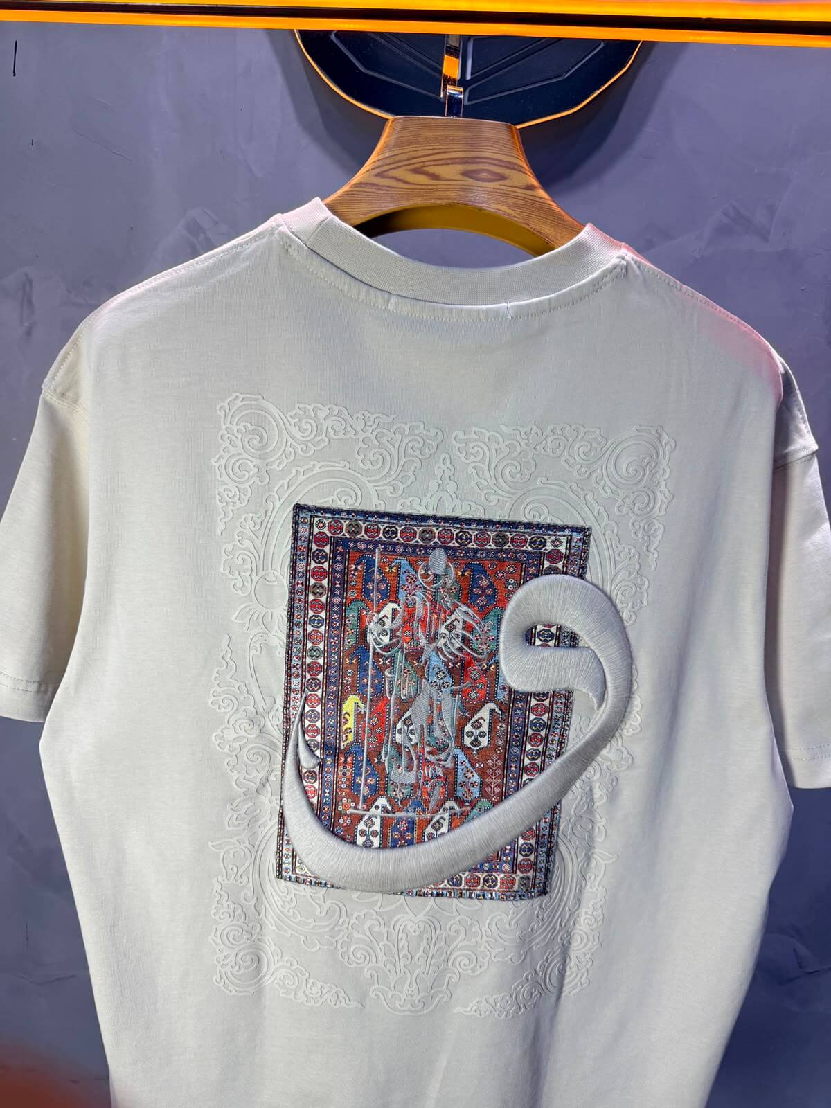 T-Shirt Oversize Beige — Calligraphie "Waw" 5105