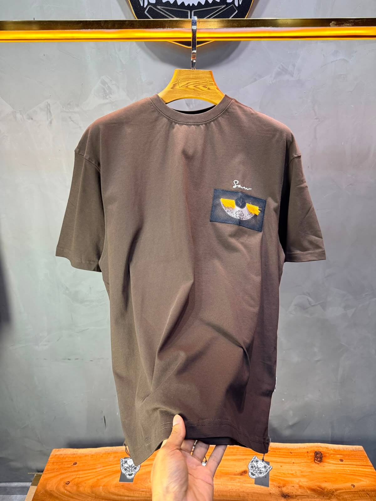 T-Shirt Oversize Floral Patch — Brown 5159