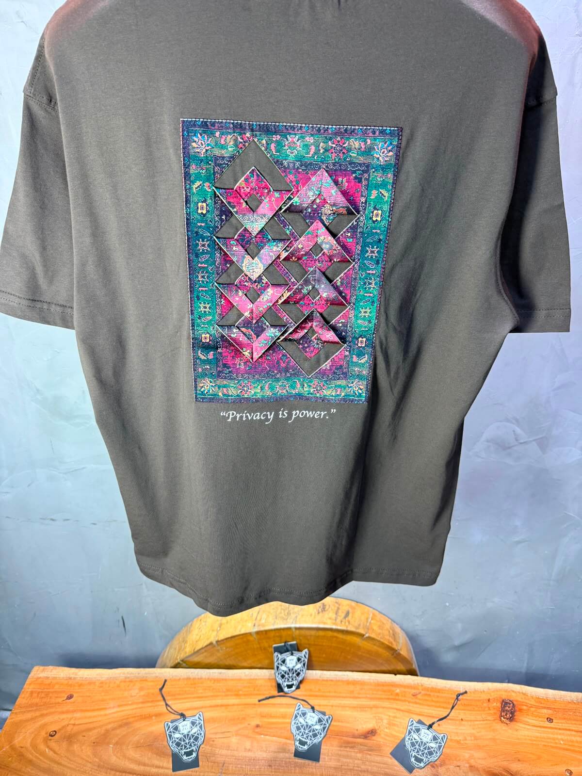 T-Shirt Oversize  Privacy is Power — Brown 5138