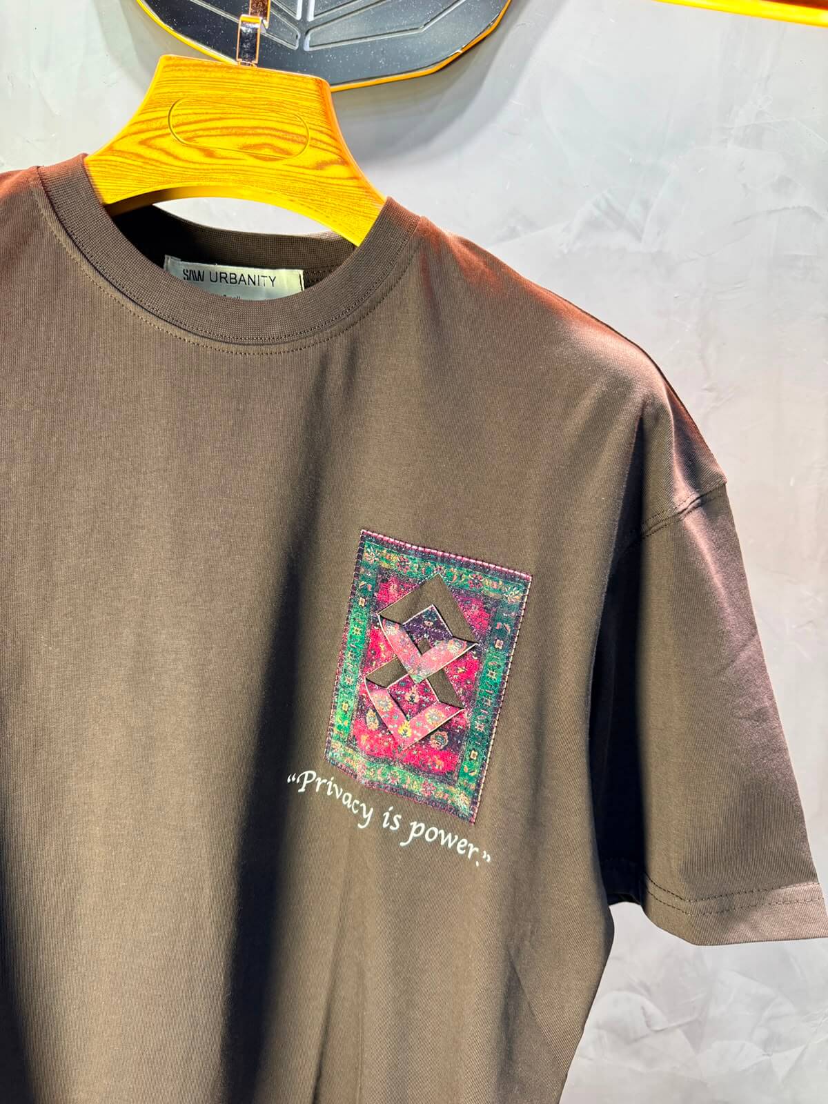 T-Shirt Oversize  Privacy is Power — Brown 5138