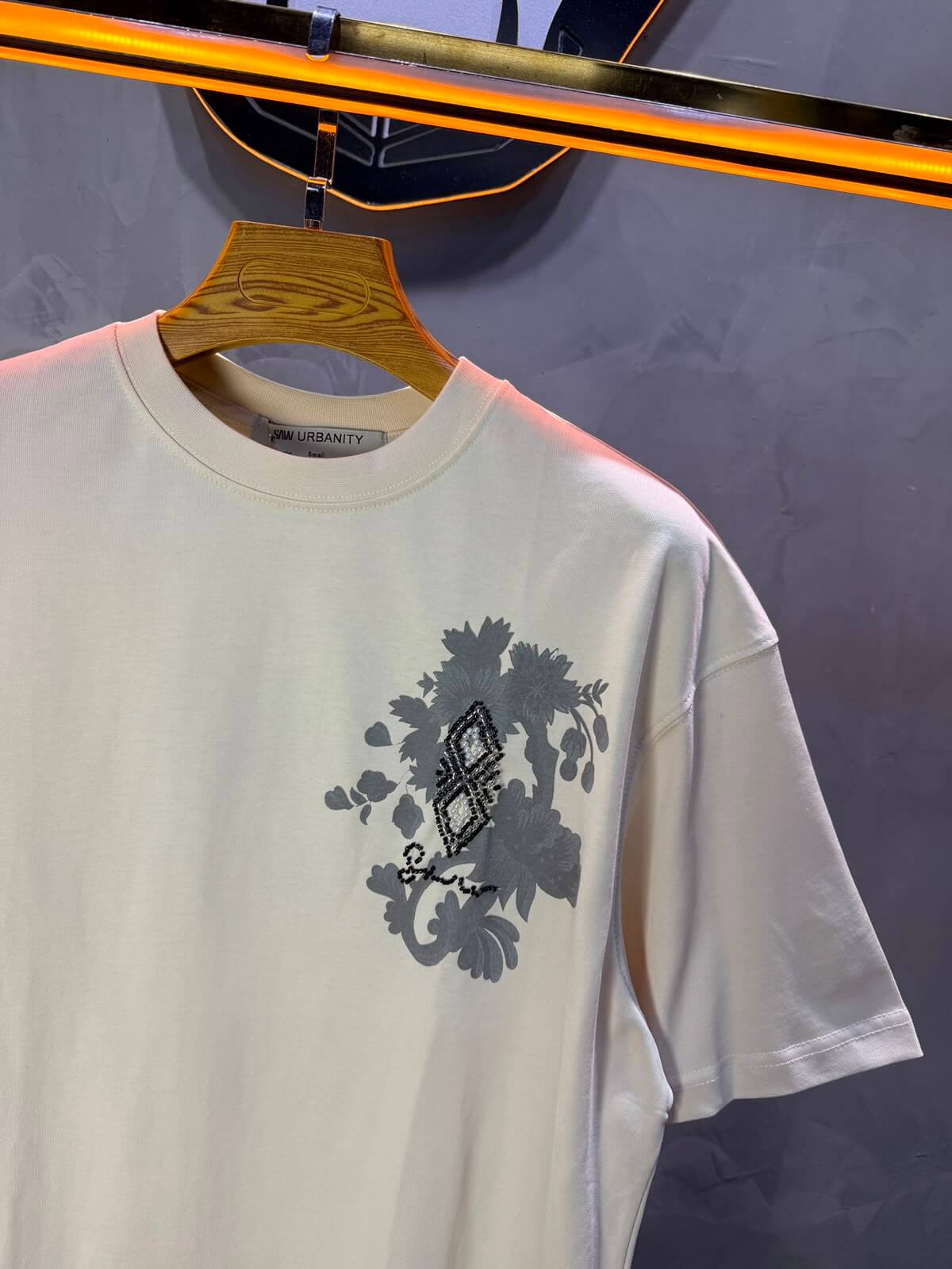 T-Shirt Oversize Urbanity Floral Baroque — Beige 5121